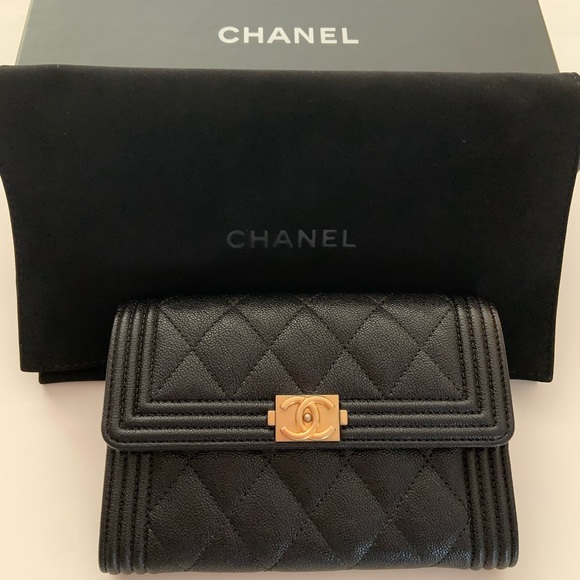 chanel boy medium wallet
